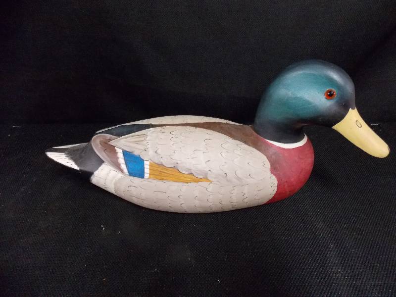 lot 87 image: Duck Decoy