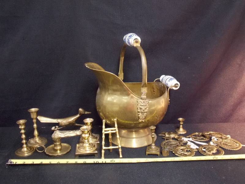 lot 100 image: Bucket Full of Brass Items