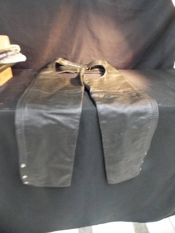 Leather Chaps Size M-T