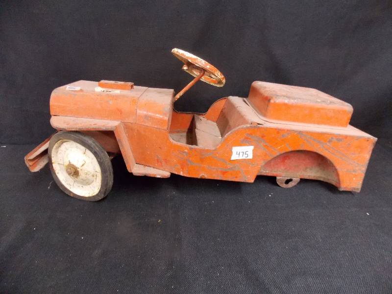 lot 107 image: Childs Peddle Red Jeep Parts