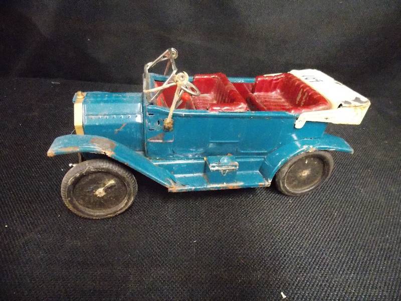 lot 109 image: Blue Friction Metal Car Made in Japan