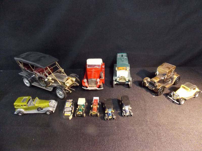 lot 115 image: Lot of 11 Toy Cars