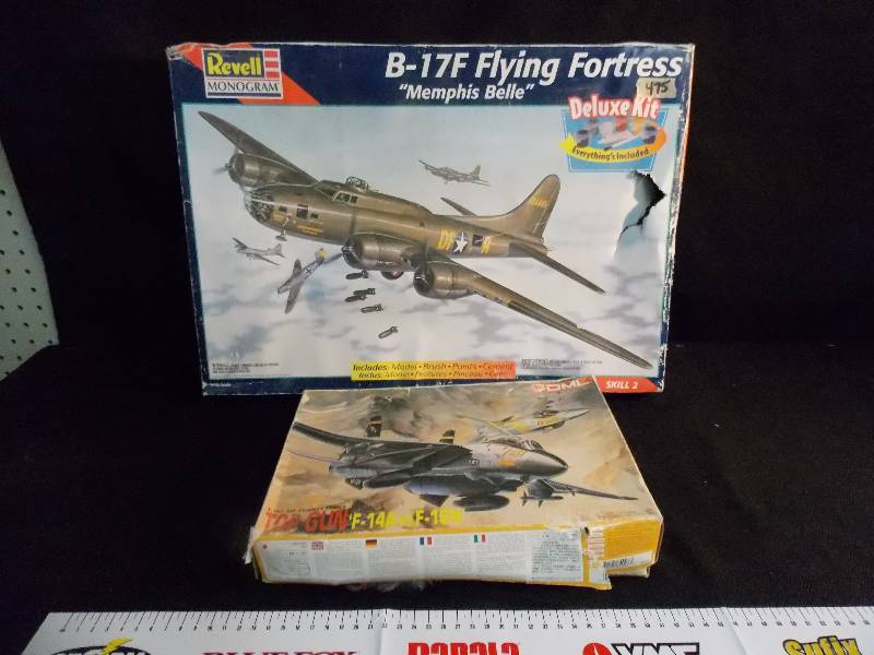 lot 123 image: 2 Model Airplane Kits