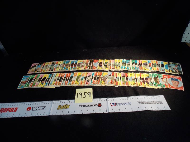 lot 126 image: 1959 Baseball Cards