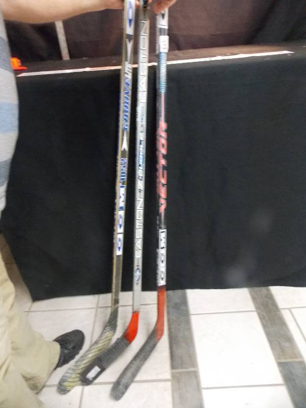 lot 137 image: Lot of 3 Hockey Sticks