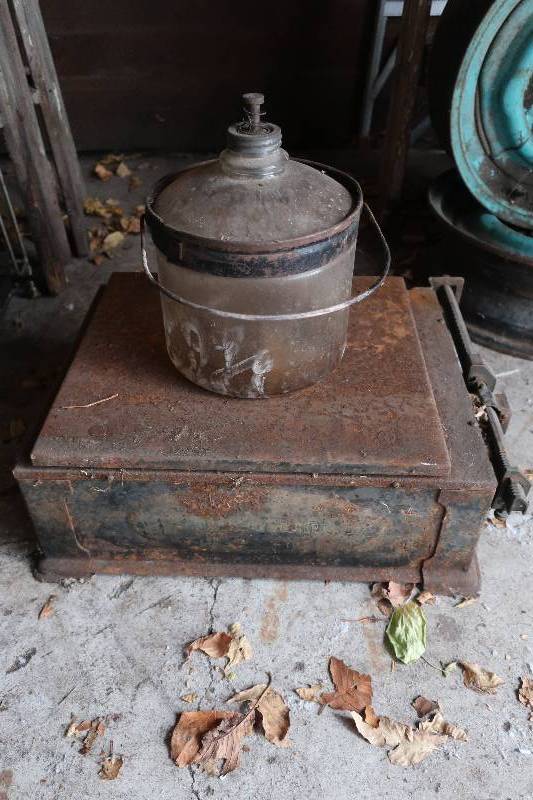 OLD FEED SCALE AND GLASS JAR