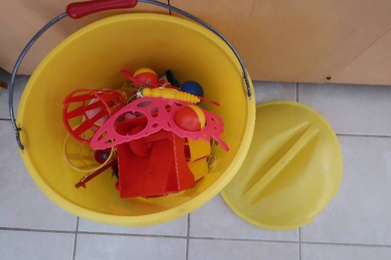 VINTAGE BUCKET WITH LID FILLED WITH VINTAGE TOYS