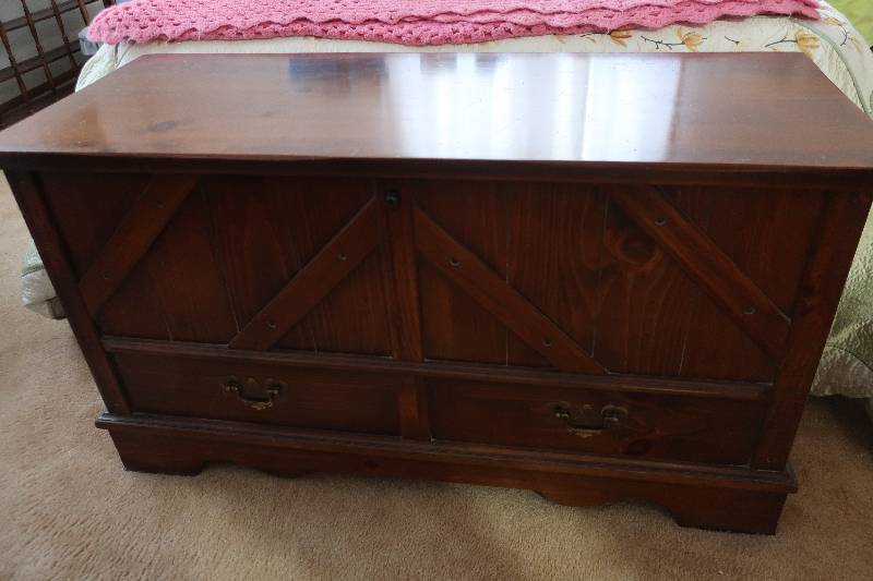 LANE CEDAR CHEST