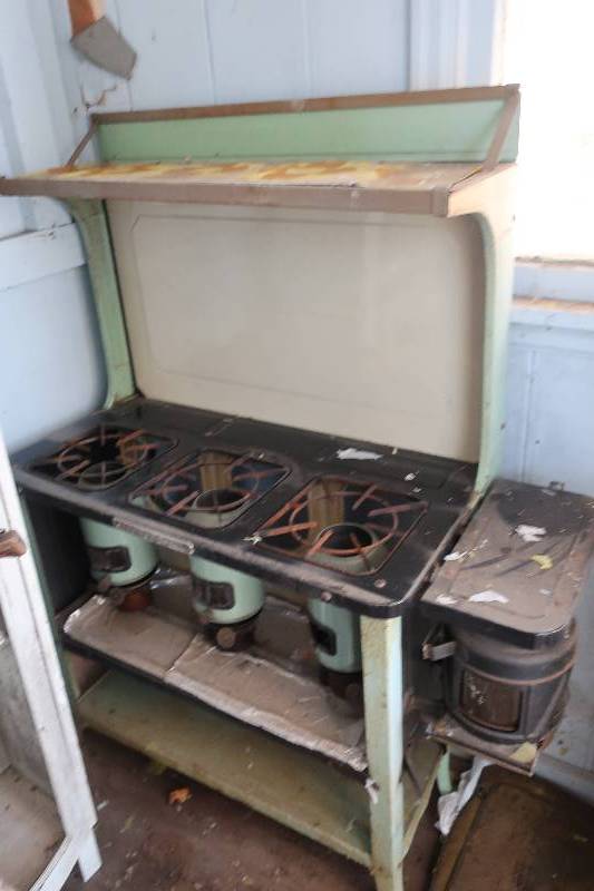 VINTAGE STOVE