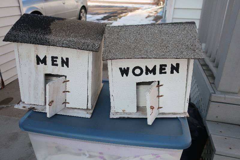 NOVELTY MENS AND WOMENS MINI OUTHOUSES