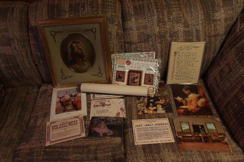 FRAMED PICTURE OF JESUS AND SEVERAL PRINTS AND LITHOS
