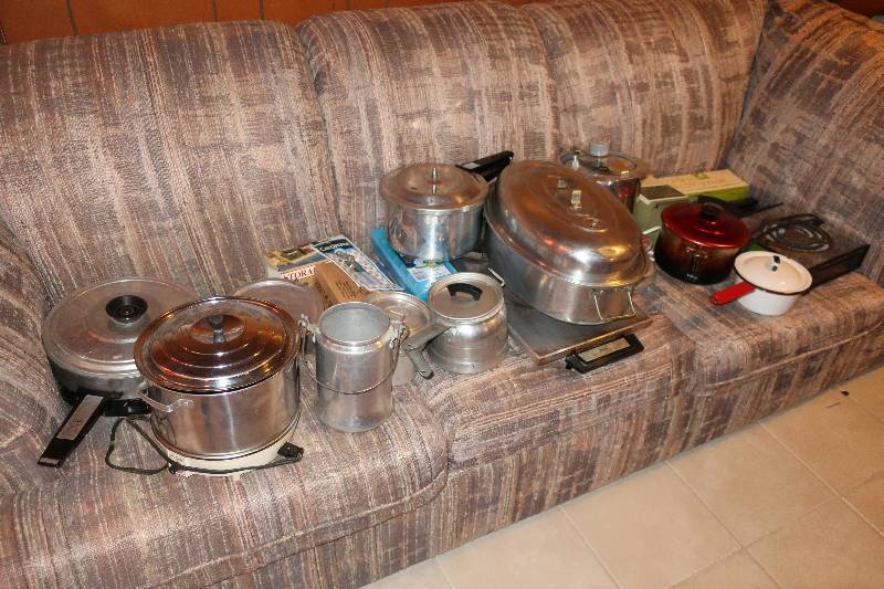 HUGE LOT OF KITCHEN ITEMS, POTS, SLOW COOKER, HOT PLATE, PRESSURE COOKER, ECT