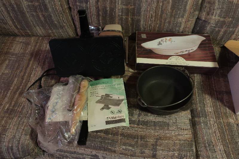 KITCHEN ACCESSORIES, KRUM KAKA MAKER, ICE CRUSHER, CAST IRON POT, ECT
