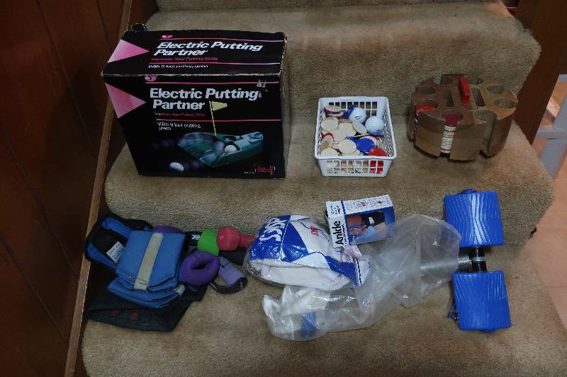 EXERCISE AND GAME LOT, MULTIPLE WEIGHTS