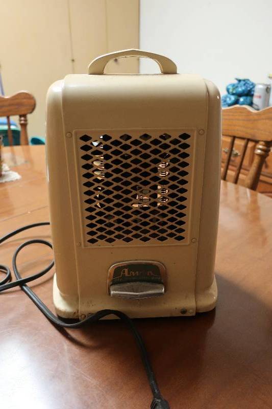 VINTAGE HEATER, WORKS