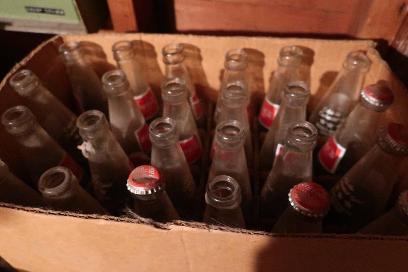 BOX OF 24 NORTH DAKOTA BICENTENNIAL COKE BOTTLES