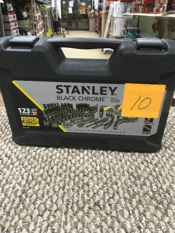 lot 10 image: Stanley 123-Piece Black Chrome Socket Set