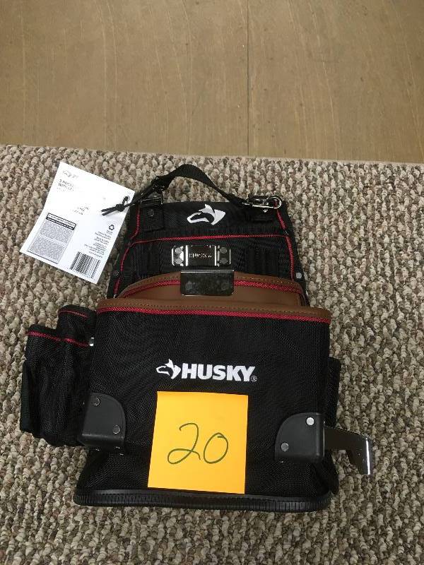lot 20 image: Husky 3-Pocket Framer Poucch with Leather - Open Box