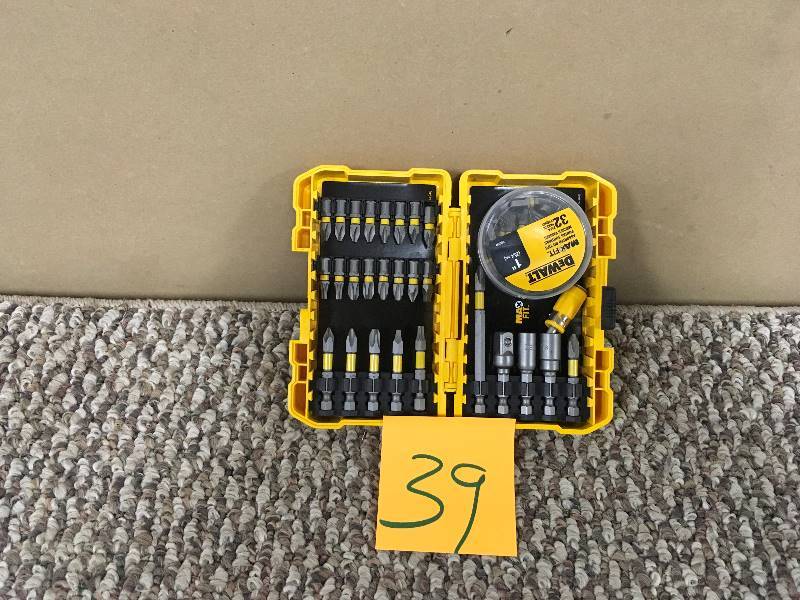 lot 39 image: DeWalt MAX Fit Steel Screwdriving Set 63-Piece - Open Box