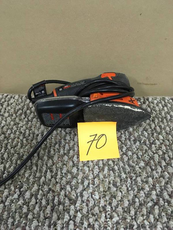 lot 70 image: Black & Decker Mouse Detail Sander  in working conditions