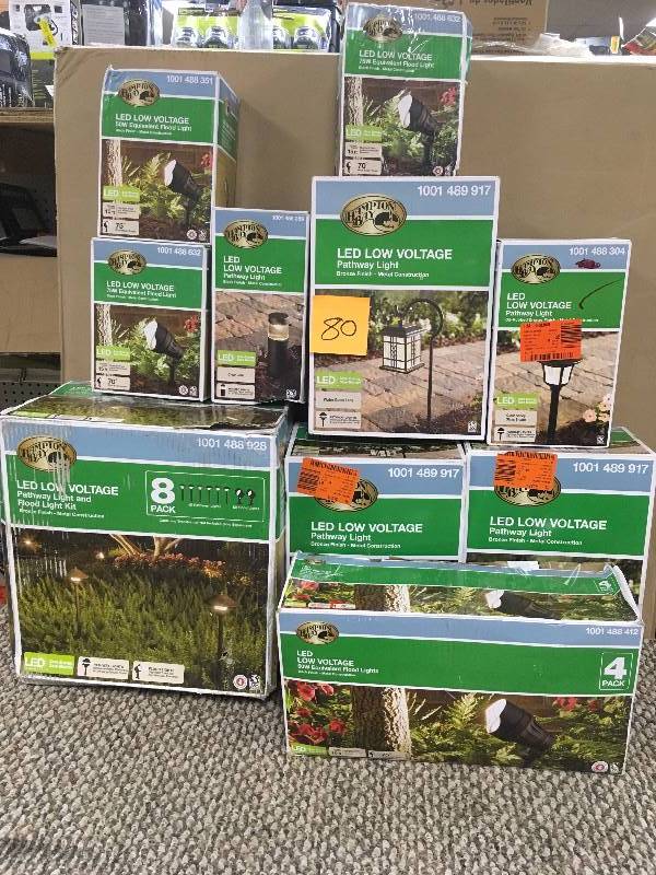 lot 80 image: Hampton Bay Exterior LED Low Voltage Misc Lights - Lot of 10 - Open Box