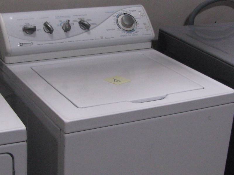 lot 4 image: Maytag Washing Machine