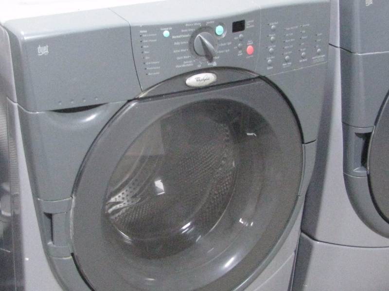 lot 5 image: Whirilpool Duet Washing Machine