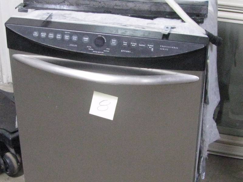 lot 8 image: Frigidaire Dishwasher