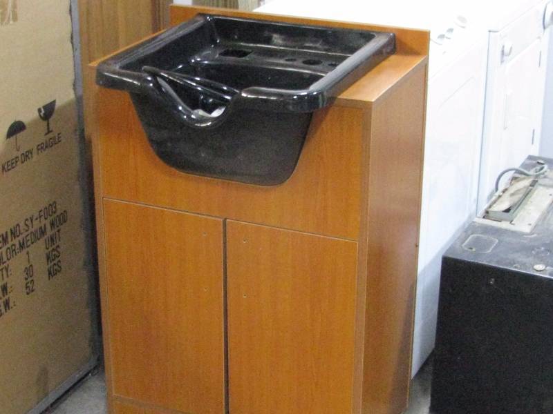 lot 19 image: Hair Wash Sink & Cabinet