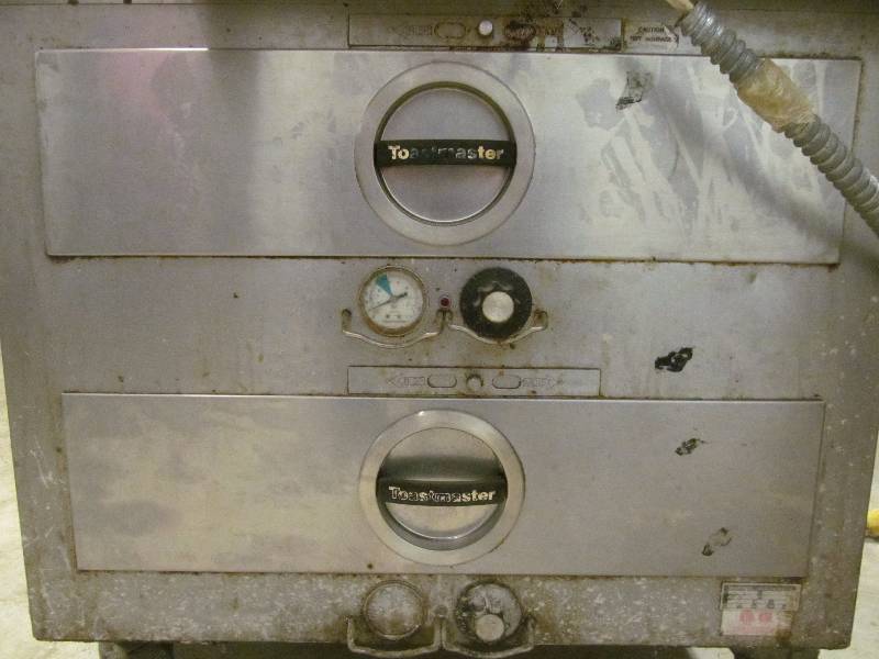 lot 9 image: Toastmaster hot holding tray
