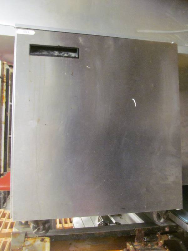 lot 22 image: cooler refrigeratorfreezer