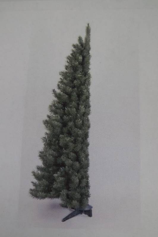 Half Christmas Tree
