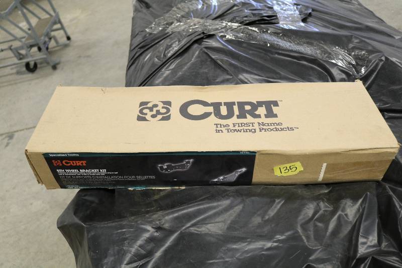 Curt 5th Wheel Bracket Kit