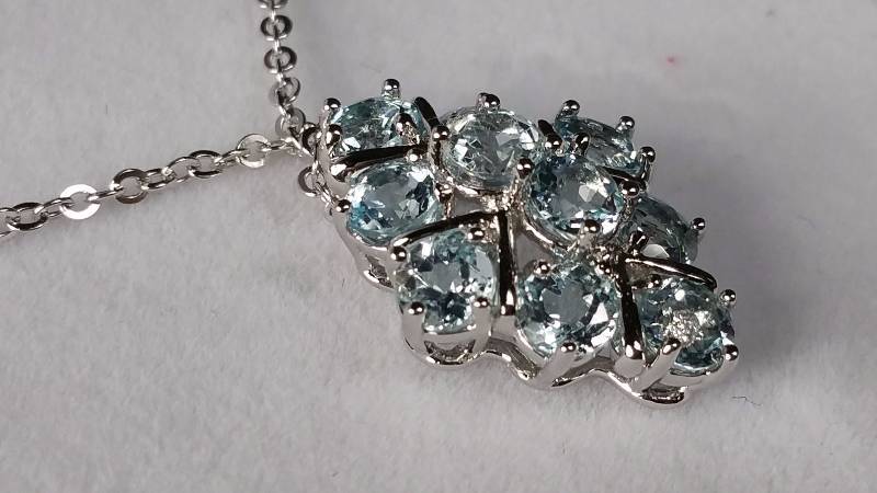 lot 29 image: Blue Topaz Necklace