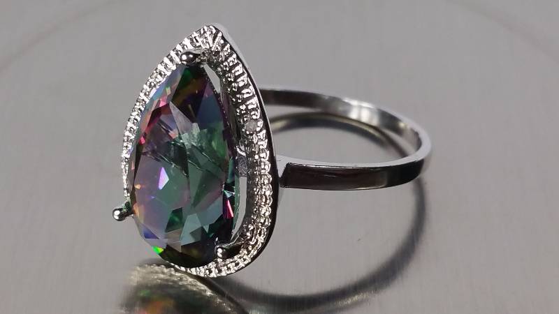 lot 39 image: Mystic Topaz and Diamond Ring