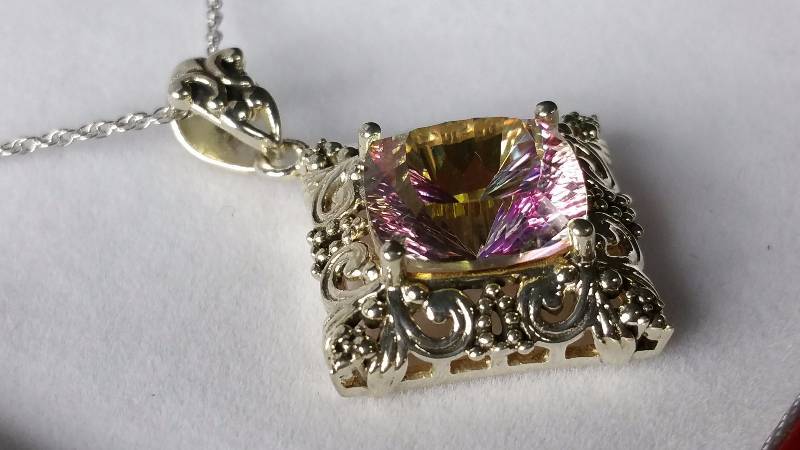 lot 46 image: Arctic Sapphire Necklace