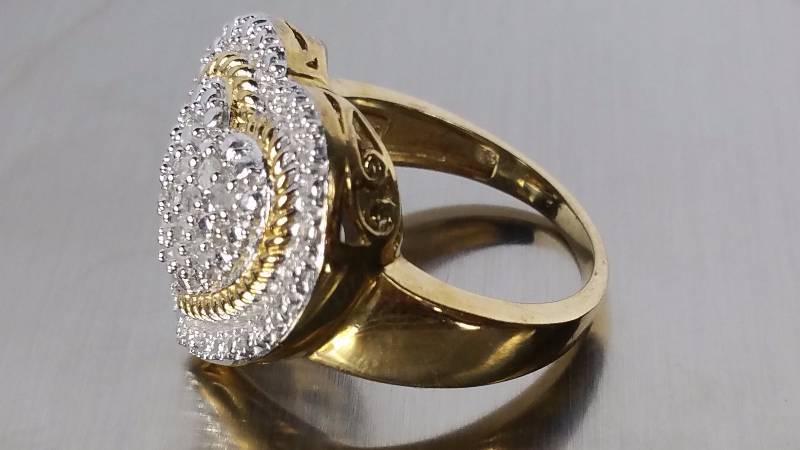 lot 48 image: Diamond Ring