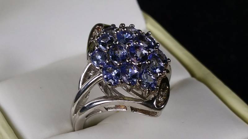 lot 54 image: Tanzanite Ring