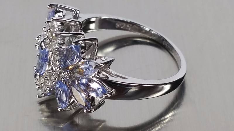 lot 76 image: Tanzanite Ring