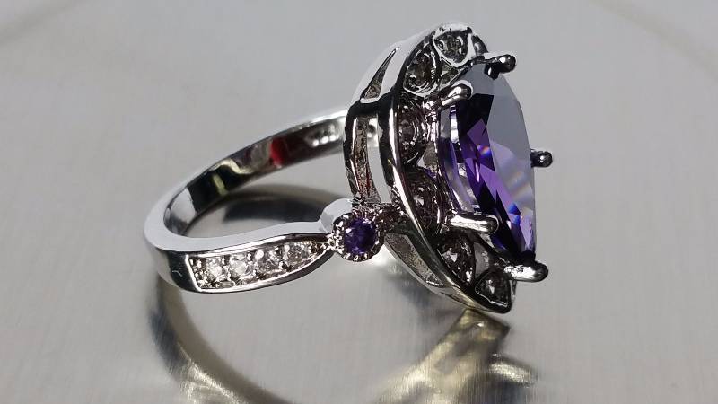 lot 83 image: Amethyst Ring