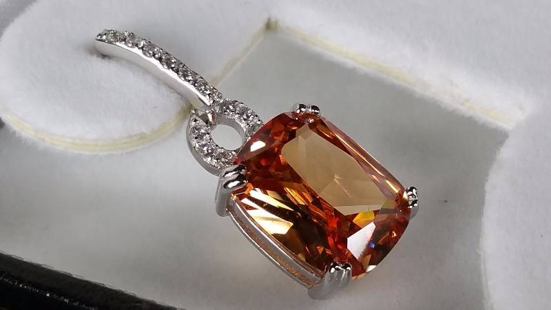lot 87 image: Morganite Earrings