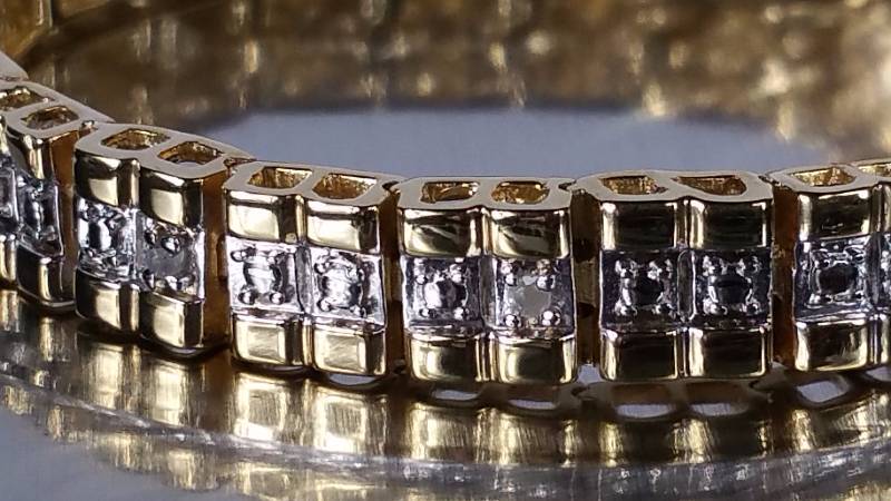 lot 90 image: Diamond Bracelet