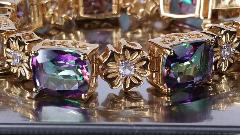 lot 92 image: Mystic Topaz Bracelet