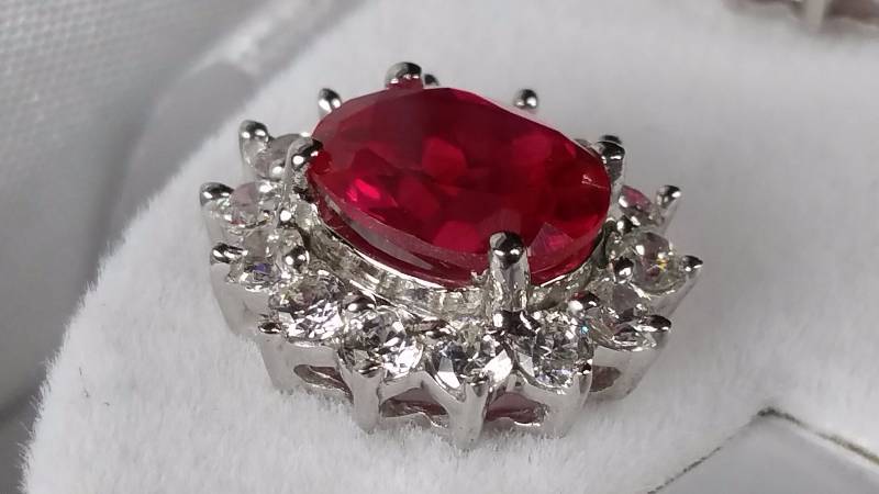 lot 109 image: Ruby Earrings