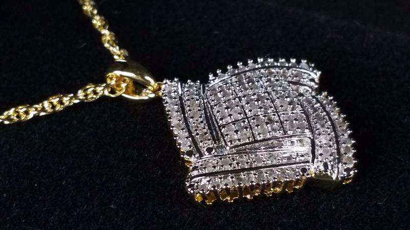 lot 114 image: Diamond Necklace