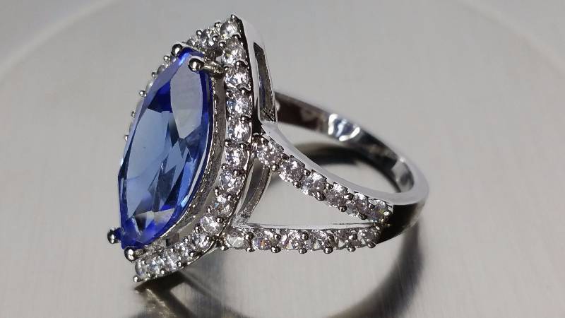 lot 129 image: Tanzanite Ring
