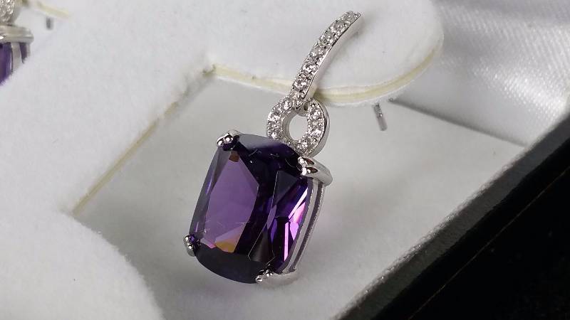 lot 139 image: Amethyst Earrings