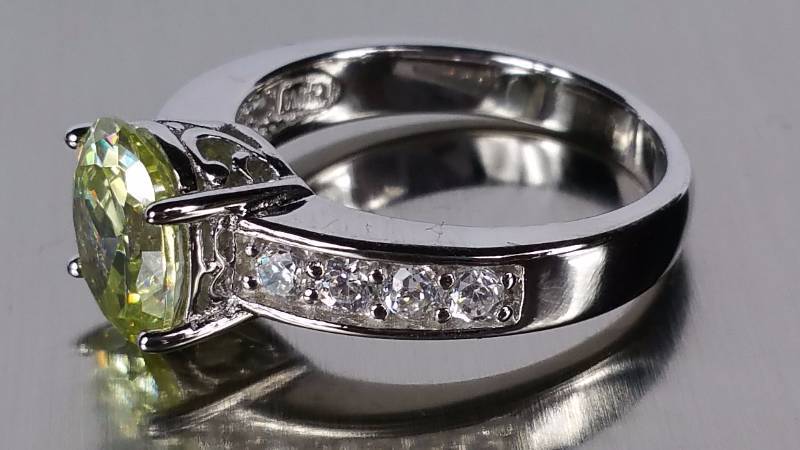 lot 151 image: Yellow Sapphire Ring