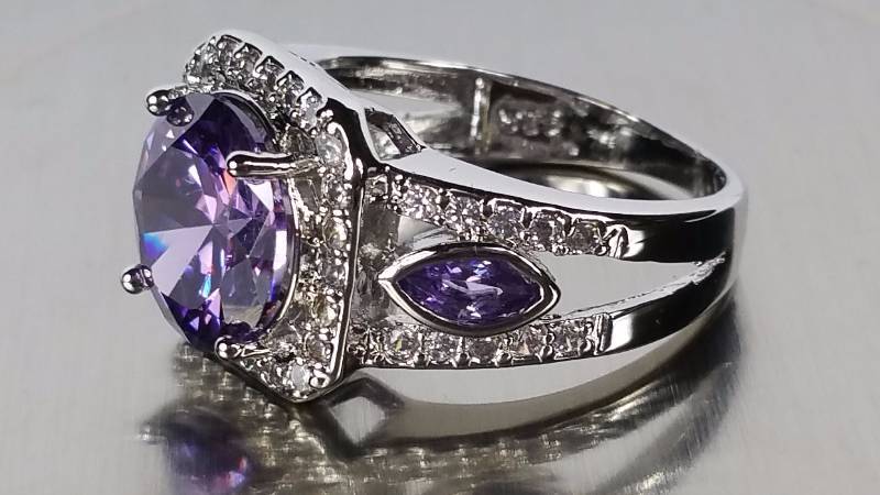 lot 162 image: Amethyst Ring