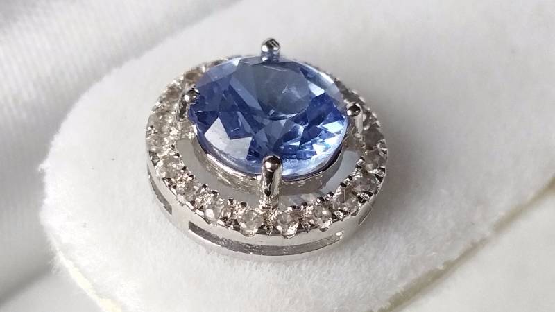 lot 164 image: Tanzanite Earrings